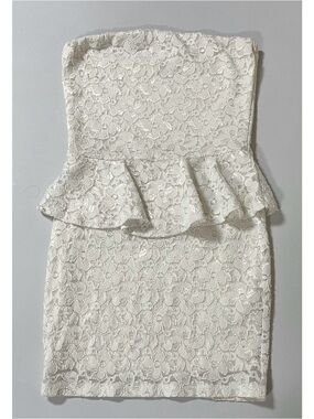 Cherry Mellow White Floral Lace Strapless Bodycon Peplum Mini Dress Size M 🤍✨
